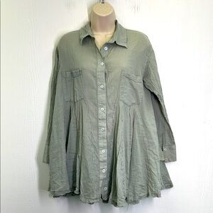 Free People - Light Green Button Down Raw Hemline Flowy Blouse Size Small